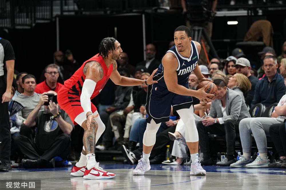 岸形成鲜明 岸形成鲜明